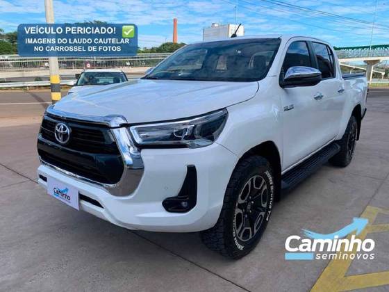 TOYOTA HILUX 2.8 D-4D TURBO DIESEL CD SRV 4X4 AUTOMÁTICO TOYOTA HILUX 2.8 D-4D TURBO DIESEL CD SRV 4X4 AUTOMÁTICO